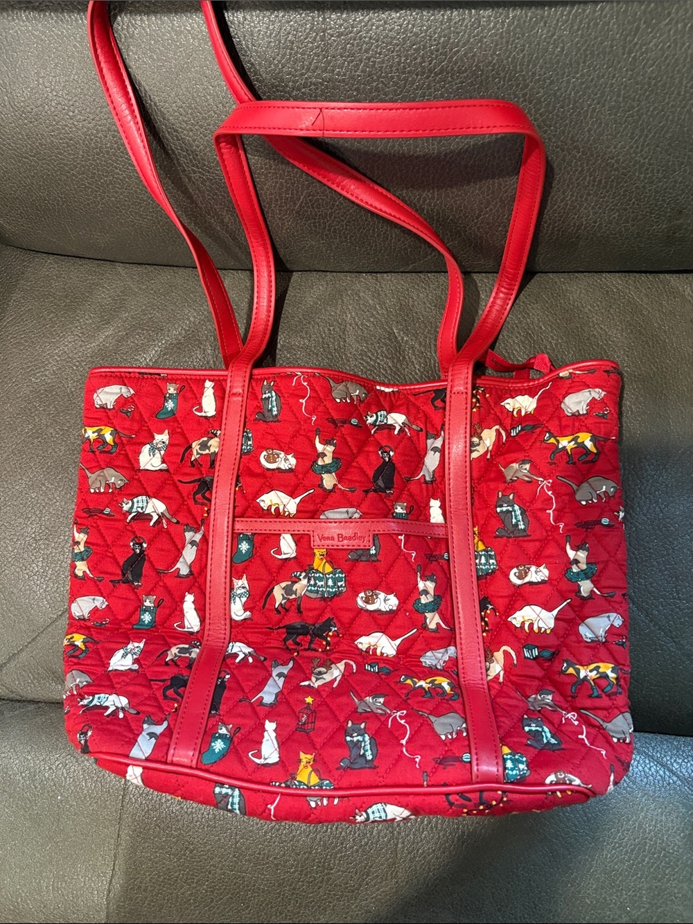 Vera Bradley red small trimmed vera tote in Christmas cats pattern